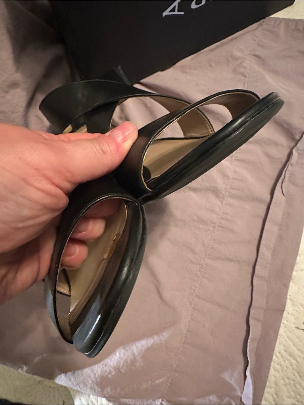 Naturalizer Black Cross Strap Block Heel Sandal Size 8.5 Ankle Strap Open Toe - Picture 3 of 9